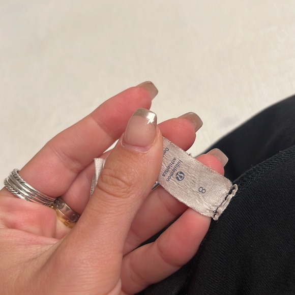 30. Lululemon Wunder Under Crop *Mid-Rise 19" Black - Picture 4 of 4